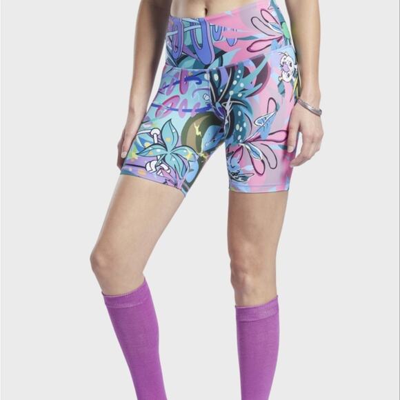 NWT Reebok Flinstones Jetsons Shorts S - Picture 2 of 5